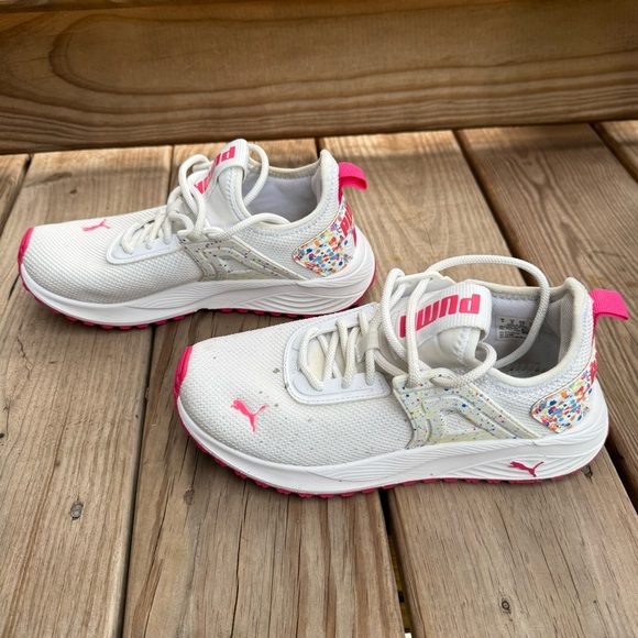 Puma Kids Sneakers - White and Pink Sz5 - Picture 2 of 5